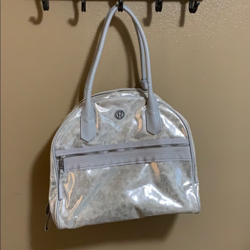 Lulu lemon tote bag